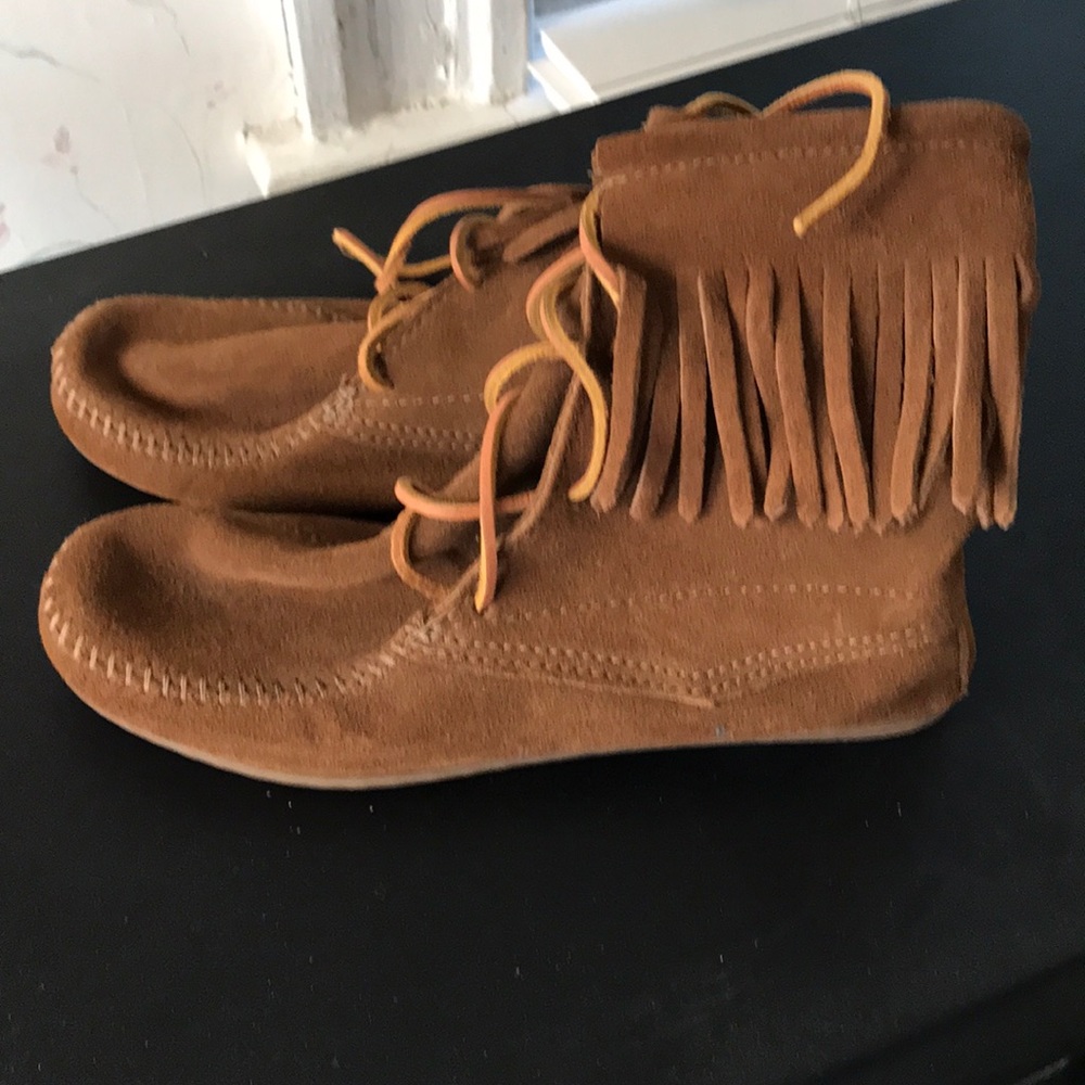 Minnetonka moccasins Indian boots shoes